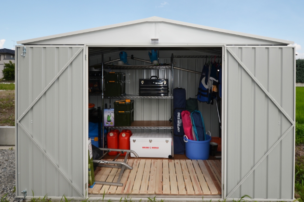 物置の屋内